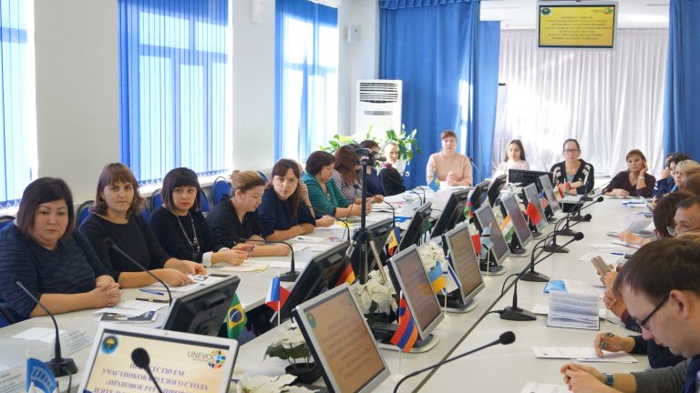 Сотрудники органов опеки и попечительства повысили свою